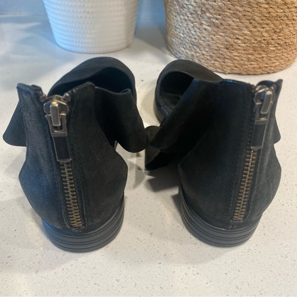 Eileen Fisher Carver Tumbled Nubuck Black Leather Cross Strap Sandals - Picture 4 of 8